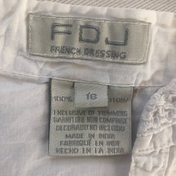 White Embroidered Lace Inset Blouse Top Size 16 - Picture 2 of 10